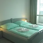 Apart-hotel Vega 3*