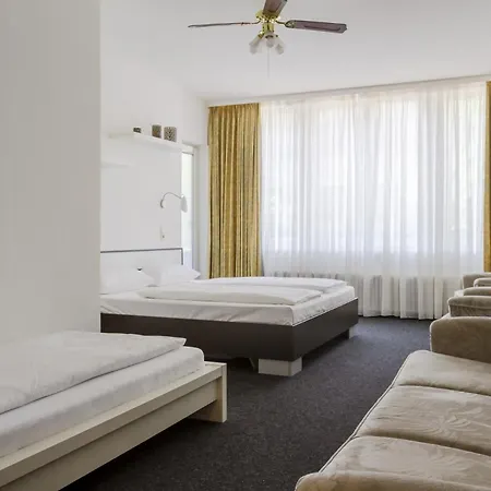 Vega Aparthotel 3*